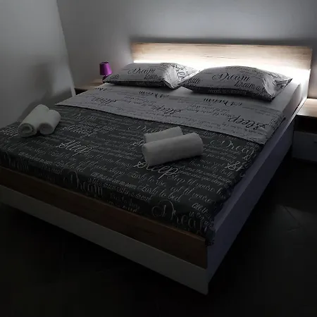 Mira Homestay