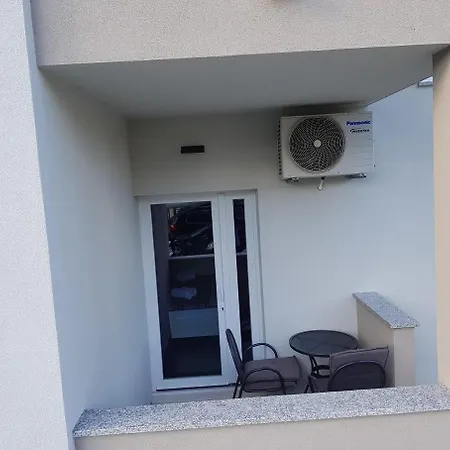 Mira בית אירוח